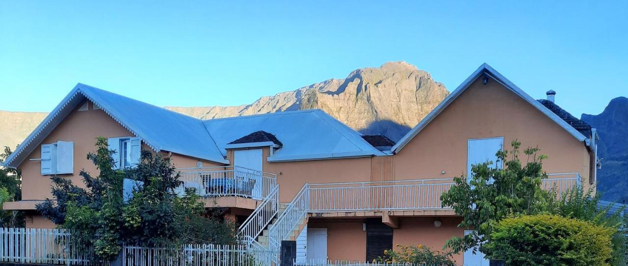 Gite Le Calou Pilon Cilaos Exterior photo